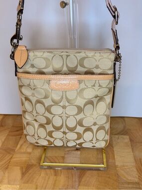 Coach Signature Crossbody, Comes With Certificate of Authenticity